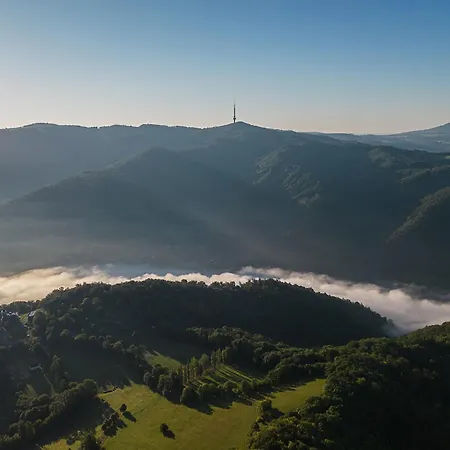 Glamping Skrytin Chalet Dobkovice